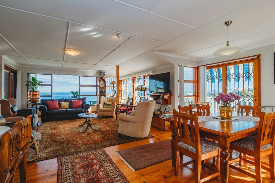 5 Bedroom Property for Sale in Herolds Bay Western Cape